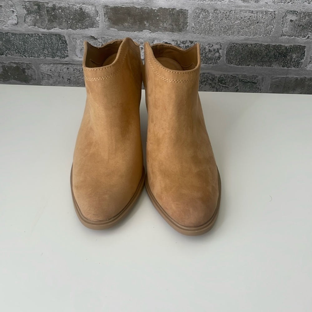 Dolce Vita for Target Tan Faux Suede Mules Clog Women’s Size 8.5